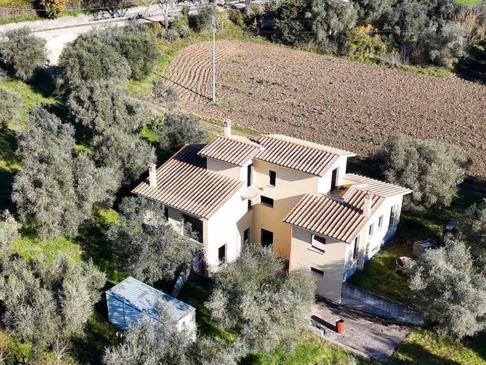 Casa con 6 locali in vendita in pantani, Montopoli di Sabina