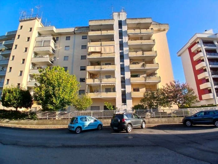 Appartamento quadrilocale in vendita in Via Gregorio La Manna, Popilia Vagliolise, Cosenza