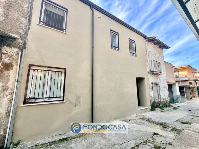 Appartamento trilocale in vendita in Via Calessieri, TrentolaDucenta