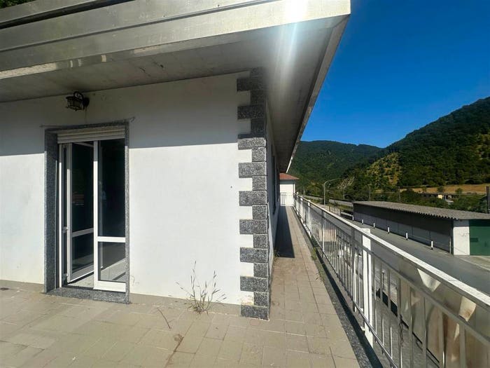 Appartamento quadrilocale in vendita in Centro, Isola del Cantone