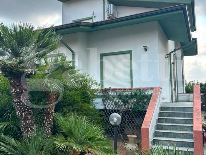 Casa trilocale in vendita in VIA RAIMONDO BONU, Centro, Santa Giusta