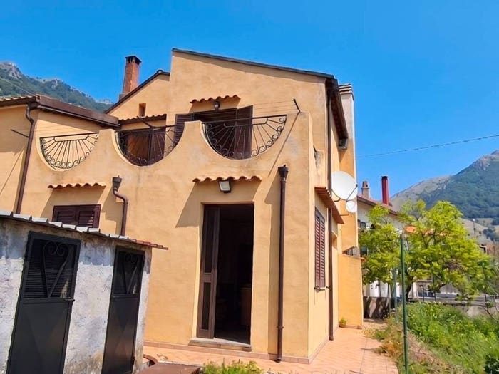 Casa con 5 locali in vendita in Contrada Brefaro, Maratea