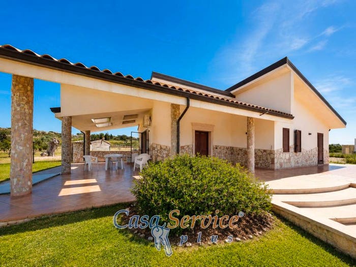 Casa con 6 locali in vendita in Via Provinciale Tuglie, Centro, Parabita