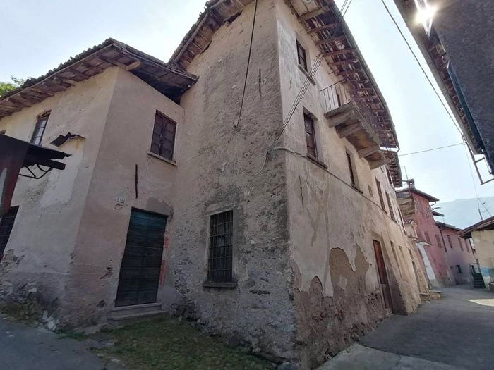Casa con 6 locali in vendita in Via Cavagna, Bonacina, Lecco