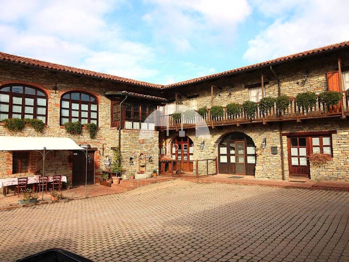 Casa con 6 locali in vendita in Via Roma, Centro, Murazzano
