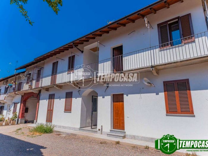 Appartamento trilocale in vendita in Via Vittorio Emanuele, Centro, Bernate Ticino