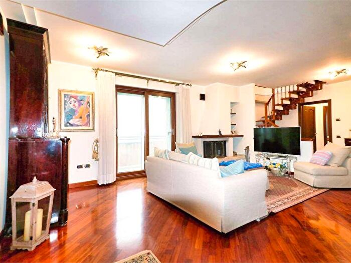 Appartamento con 5 locali in vendita in Via Antonio Lombardi, Sant'Antonio De Filippis, Catanzaro