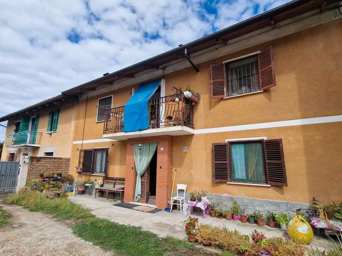 Casa quadrilocale in vendita in Collina San Defendente, Ferrere