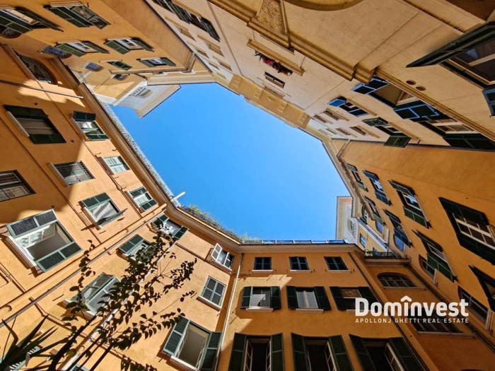 Appartamento con 6 locali in vendita in Piazza dell'Emporio, Testaccio, Roma