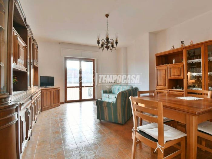 Appartamento quadrilocale in vendita in Via del Sole, Centro, Castorano