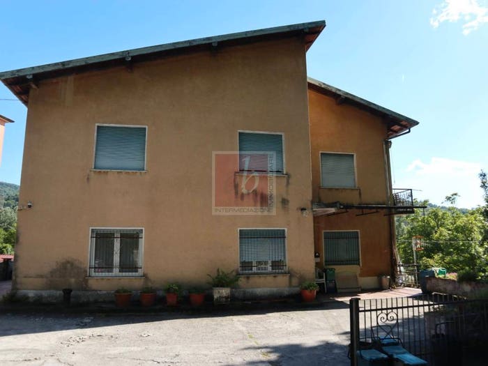 Appartamento quadrilocale in vendita in Via Varese, LavenoMombello
