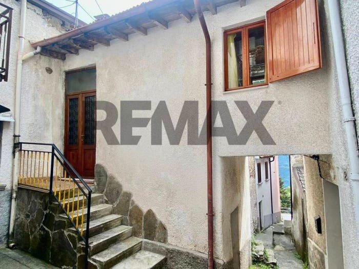Casa con 5 locali in vendita in Narro Indovero, Casargo
