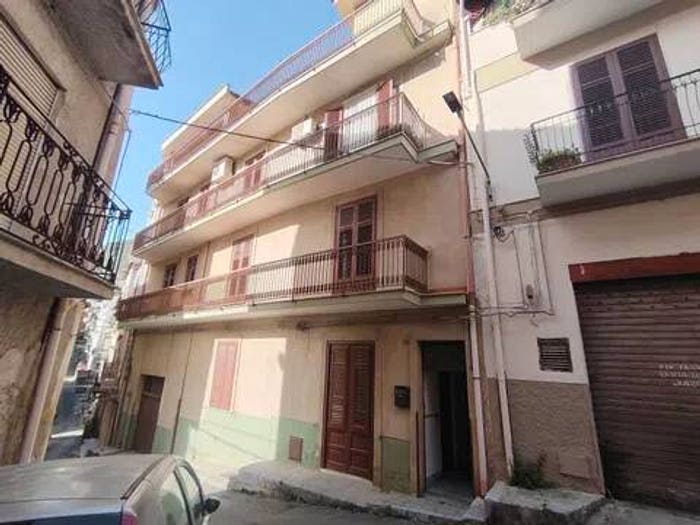 Casa quadrilocale in vendita in Via Tocco No Number, Montelepre