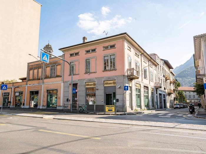 Casa con 5 locali in vendita in VIALE COSTITUZIONE, Centro, Lecco