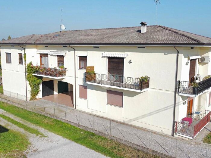 Casa quadrilocale in vendita in Via Albare, Centro, Piombino Dese