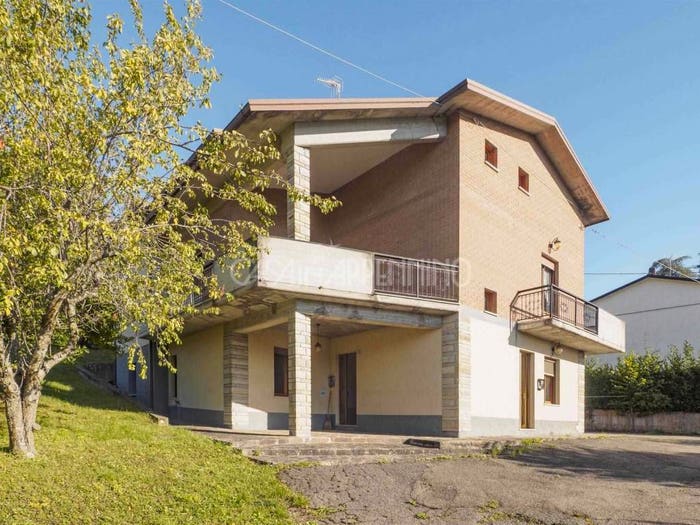 Casa con 6 locali in vendita in Centro, Palagano