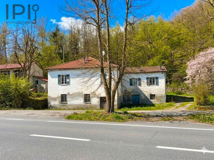 Casa con 6 locali in vendita in località fornace, Pontevecchio, Piana Crixia