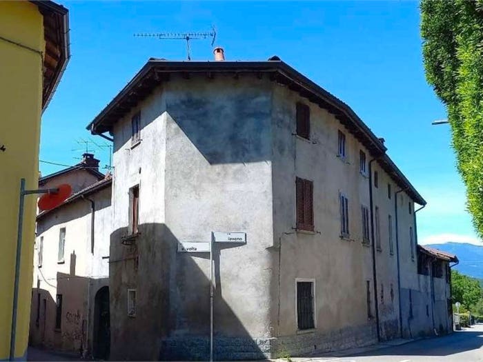 Appartamento bilocale in vendita in Via A Volta, Centro, Cittiglio