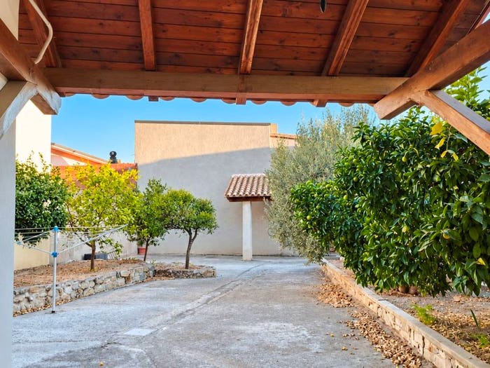 Casa con 6 locali in vendita in Via Cavalier Carta, Serdiana