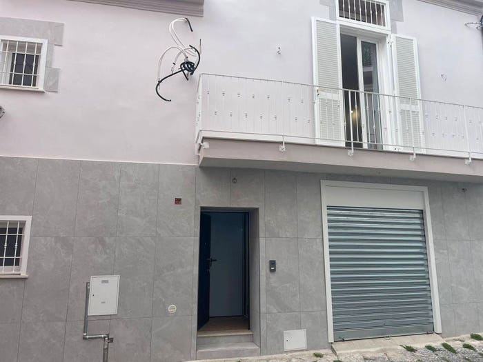 Casa con 5 locali in vendita in Via Cesare Golia, Aversa