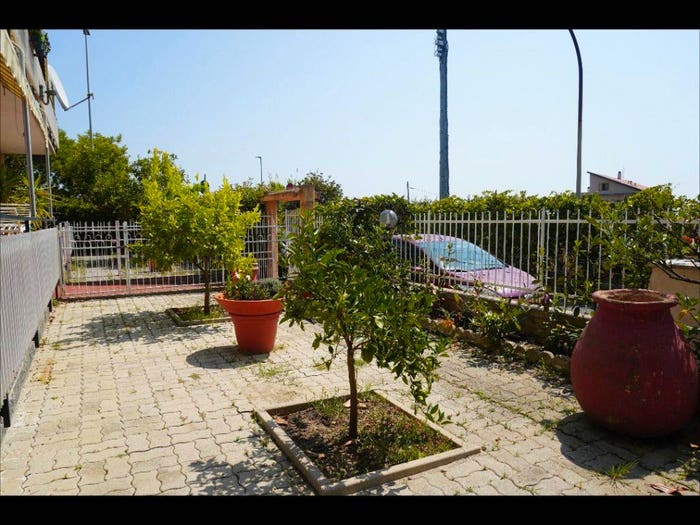 Appartamento trilocale in vendita in Via Montello, Centro, Loano