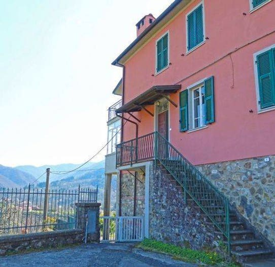 Casa trilocale in vendita in Località Leugio, Bagnone