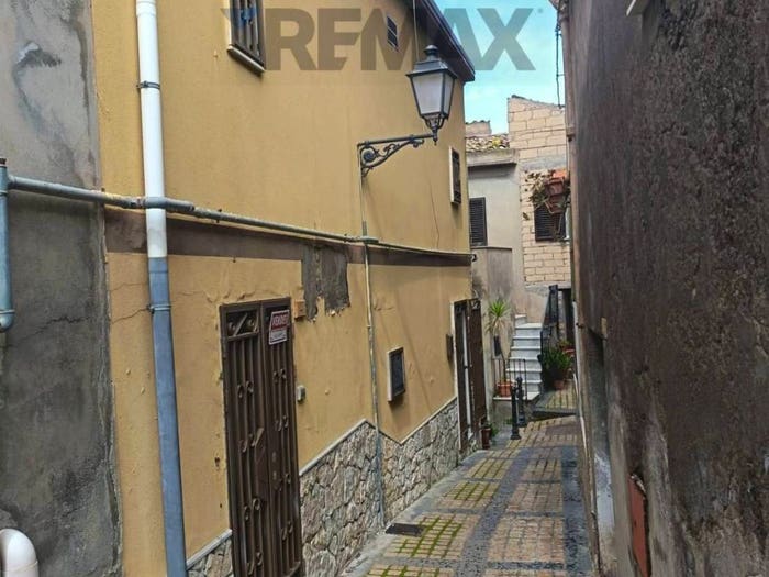 Appartamento quadrilocale in vendita in via girasole, Agira