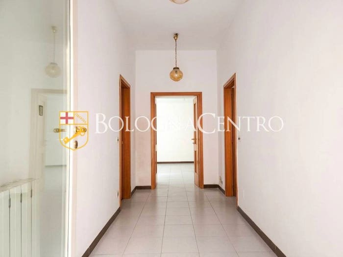 Appartamento quadrilocale in vendita in Strada Maggiore, Centro Storico, Bologna