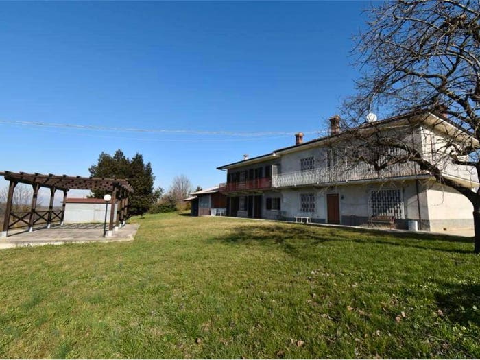 Casa con 6 locali in vendita in Centro, Ceresole Alba