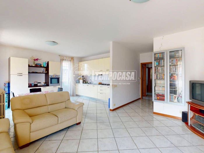 Appartamento quadrilocale in vendita in Via Giovanni Verga, Centro, Macerata