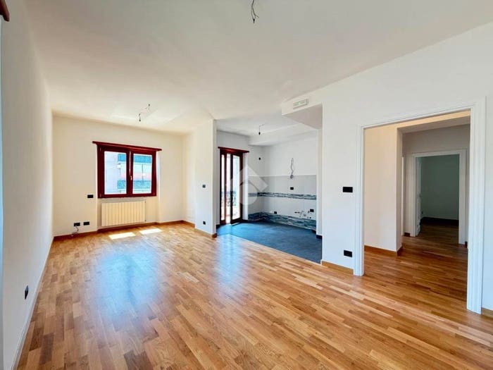Appartamento trilocale in vendita in Via Giovanni Cena, Centro, Latina