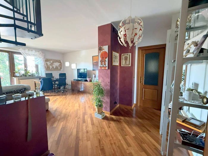 Appartamento quadrilocale in vendita in Strada Volvera, Centro, Orbassano