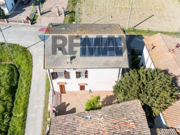 Casa quadrilocale in vendita in VIA CORNEDOLE, Centro, Castelnovo di Sotto