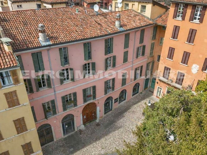Appartamento quadrilocale in vendita in Piazza Tito Speri, Castello Via Musei, Brescia