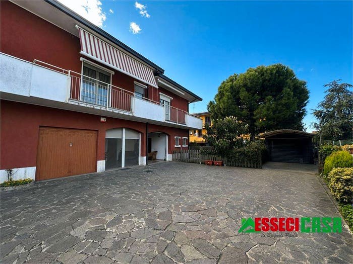 Appartamento quadrilocale in vendita in Via GAdami, Centro, Arzago d'Adda