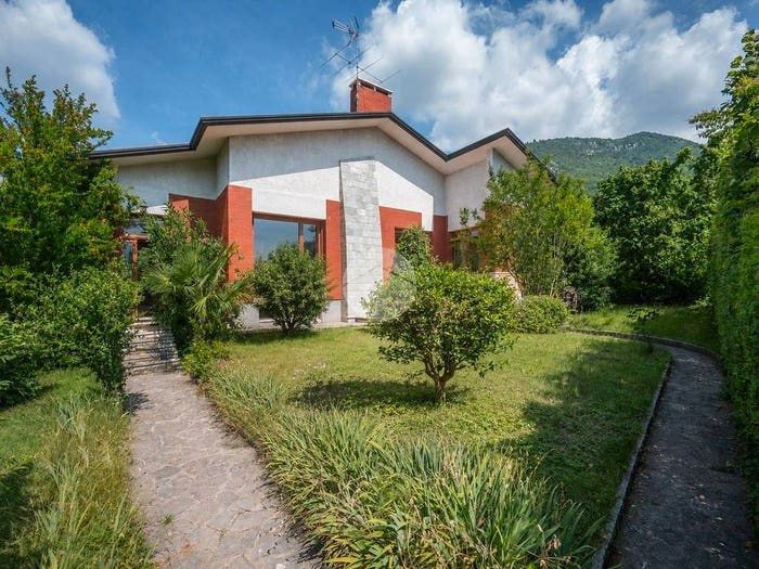 Casa quadrilocale in vendita in Via Cappuccini, Centro, Caprino Veronese