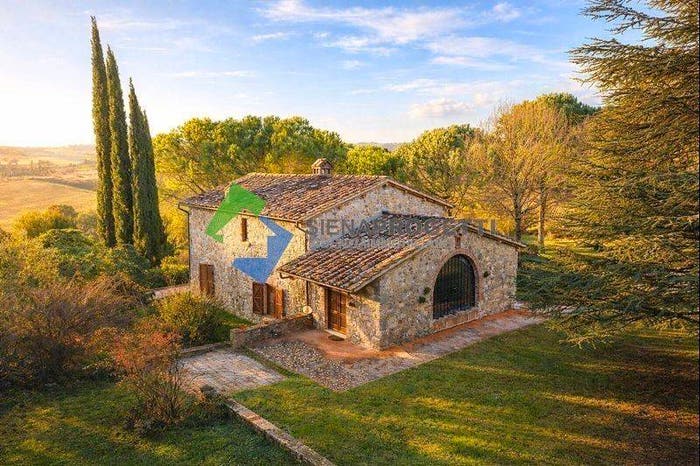 Casa con 6 locali in vendita in Strada del Poggiolo, Monteriggioni