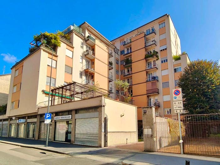 Appartamento trilocale in vendita in Via Innocenzo Isimbardi, Cermenate Abbiategrasso, Milano