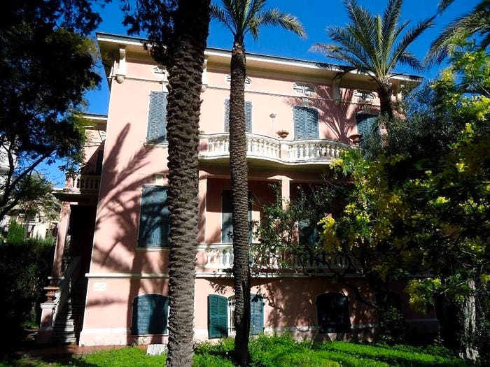 Casa con 6 locali in vendita in Via Romana, Bordighera