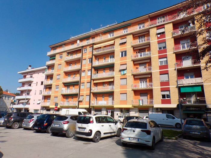 Appartamento con 5 locali in vendita in Via Aprile, Centro, Chiaravalle