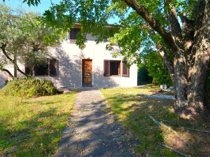 Casa con 6 locali in vendita in Monsummano Terme