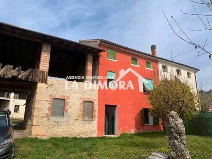 Casa quadrilocale in vendita in Centro, Farra di Soligo