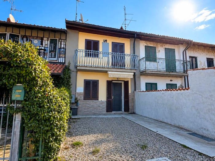 Casa bilocale in vendita in Via Roma, Centro, Gropello Cairoli