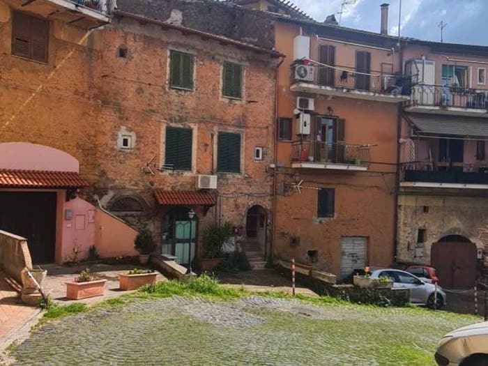 Appartamento bilocale in vendita in Via Cesare Battisti, Centro, Marino