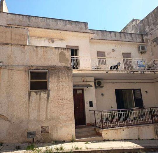Appartamento trilocale in vendita in Via Ugo Lago, Centro, Noto