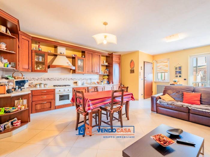 Appartamento trilocale in vendita in Via Carletto Michelis, Centro, Tarantasca