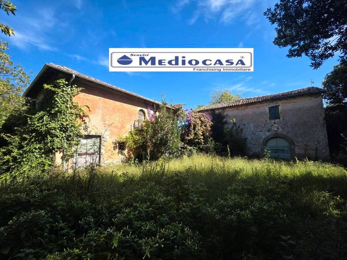 Casa con 6 locali in vendita in Via Panamense, Centro, Lariano