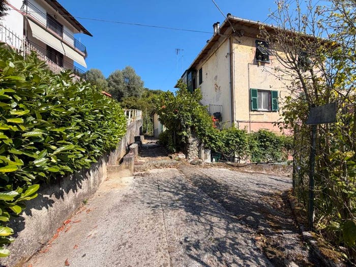Casa con 6 locali in vendita in Via Rapallo, Centro, Campomorone