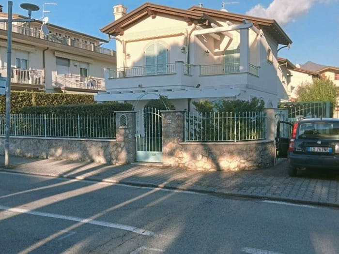 Casa trilocale in vendita in Cinquale, Montignoso
