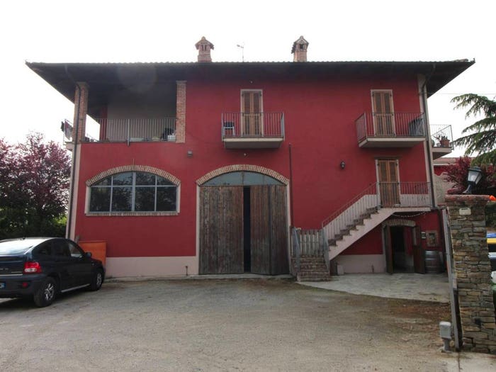 Casa con 6 locali in vendita in Via Schellini, Farigliano